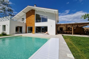 VILLA HELIOSEA, piscine chauffée, jacuzzi, terrain de pétanque